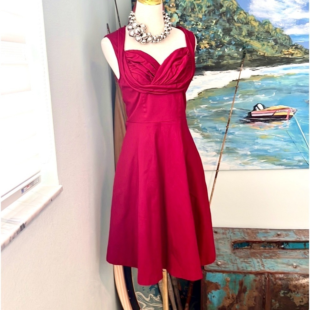 Lindy Bop Fitted Sweetheart Neckline Dress in Deep Magenta
